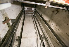 Vieno i&scaron; seniausių liftų sostinėje &scaron;ahta