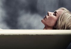 Naomi Watts siaubo trileryje &bdquo;Įkalinta&ldquo;