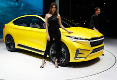&bdquo;&Scaron;koda&ldquo; kosminis laivas &bdquo;Vison iV&ldquo;: elektromobilis ir jokio seksizmo