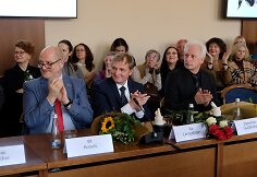 Ambasadorius, Ilja, Zigmantas &ndash; linksma