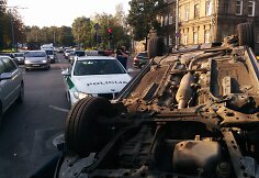 Vilniuje apvirto &bdquo;Toyota Auris&ldquo; automobilis