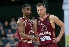 Ikenna Iroegbu ir Paulius Valinskas