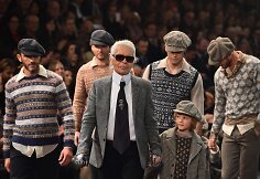 &bdquo;Chanel&ldquo; tarpsezoninės kolekcijos pristatymas