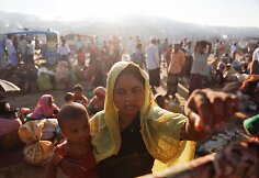 Persekiojami rohinjai i&scaron; savo &scaron;alies bėga į Banglade&scaron;ą