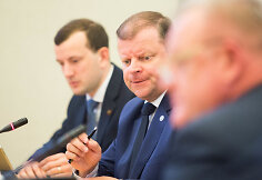 Saulius Skvernelis pasirašė Vyriausybės ir Lietuvos savivaldybių asociacijos susitarimą dėl dvišalio bendradarbiavimo