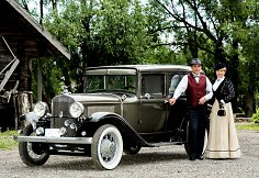 Ponai Alma ir Sigitas bei „DeSoto“, 1932 m. Automobilio savininkas – Sigitas Zajarskas