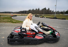 Žinomi žmonės kartingų trasoje
