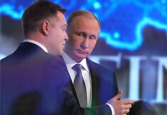Rusijos prezidentas Vladimiras Putinas atsakinėja į gyventojų klausimus
