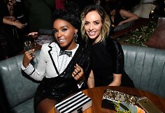 Dainininkė Janelle Monae ir stilistė Maeve Reilly