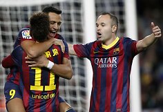 Alexis Sanchezas ir Neymaras bei Andreasas Iniesta