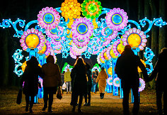 &Scaron;viečiančių &scaron;ilko žibintų festivalis Pakruojo dvare