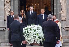 Viktoras Knavsas, Melania Trump, Barronas Trumpas ir Donaldas Trumpas