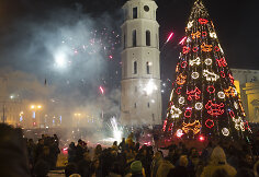 Naujųjų fejerverkai Vilniaus Katedros aikštėje