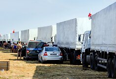 Rusijos &bdquo;humanitarinės pagalbos&ldquo; sunkvežimiai prie Voronežo miesto