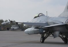 Aviacijos bazėje &Scaron;iauliuose leidžiasi NATO lėktuvas