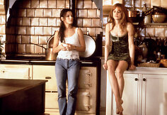 Sandra Bullock ir Nicole Kidman filme &bdquo;Praktinė magija&ldquo; (1998 m.)