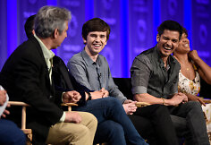 Freddie Highmore'as