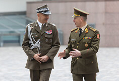 Oficiali Lenkijos kariuomenės Generalinio štabo viršininko generolo Rajmund T. Andrzejczak pasitikimo ceremonija