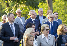 Gitanas Nausėda, Artūras Žukauskas