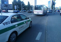 Vilniuje, Konstitucijos pr. susidūrė lengvasis automobilis ir autobusas