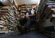Jose Alberto Gutierrezo sukauptos knygos bibliotekoje