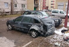 Degęs automobilis