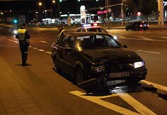 &Scaron;iauliuose girtas vairuotojas nulaužė &scaron;viesoforą