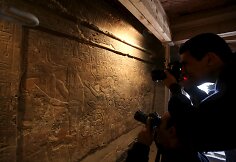 Archeologai beveik neabejoja rasiantys dar neaptiktų kriptų faraono Tutanchamono kape
