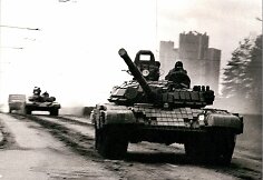 1991 m. sausio 12 d. sovietiniai tankai Vilniuje prie Spaudos rūmų