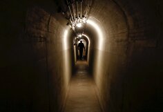 Nebenaudojami Šveicarijos bunkeriai paversti muziejais, restoranais ir sandėliais