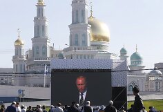 Putinas dalyvavo didžiulės mečetės atidaryme Maskvoje