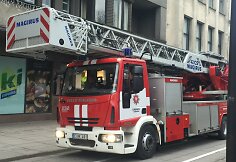 Kauno Laisvės alėjoje, daugiabutyje, gaisrininkai ieškojo dūmų kvapo šaltinio