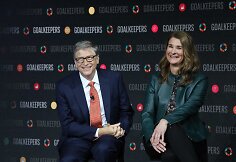 Billas Gatesas ir Melinda Gates