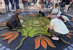Italijoje vyksta floristinių ornamentinių kilimų festivalis, kuriame dalyvauja ir Mitkaičių kaimo bendruomenė