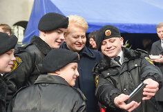 Dalia Grybauskaitė priėmė Generolo Povilo Plechavičiaus mokyklos kadetų priesaikas