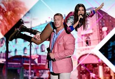 Victoria Justice ir Johnas Cena 