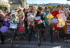 „Fancy Women Bike Ride“