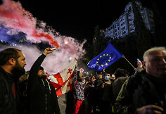 Sakartvele tęsiasi protestai prie&scaron; &bdquo;užsienio įtakos&ldquo; įstatymą