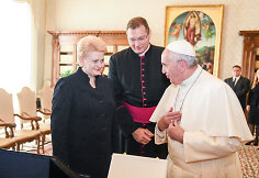 Prezidentė su susitinka su Popiežiumi Pranciškumi