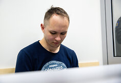 Benas Mikutavičius atvežtas į teismą