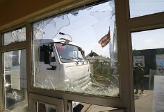 Rusijos &bdquo;humanitarinės pagalbos&ldquo; sunkvežimiai prie Ukrainos sienos