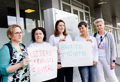 Prie Vilniaus rajono savivaldybės &ndash; piketas dėl mažinamų kompensacijų už privačius darželius.