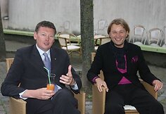 Pasveikinti „La Boheme“ su gimtadieniu ir naujo kiemelio atidarymu susirinko ištikimi draugai