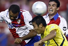 „Sevilla“ (Ispanija) futbolininkai lygiosiomis 0:0 sužaidė su „Seongnam Ilhwa“ (P.Korėja) ekipa.
