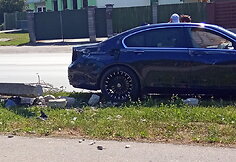Į stulpą atsitrenkęs BMW