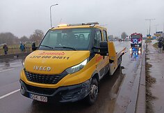 Panevėžyje nuskendo automobilis: vyksta gelbėjimo operacija