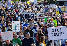 JAV – masiniai protestai prieš Trumpo politiką