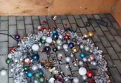 Sugadintos Kalėdinės dekoracijos