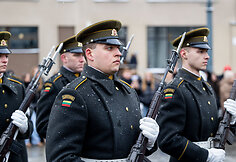 Valstybės vėliavos pakėlimo ceremonija Nepriklausomybės aik&scaron;tėje