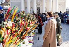 Verbų sekmadienio mugė prie Vilniaus Katedros